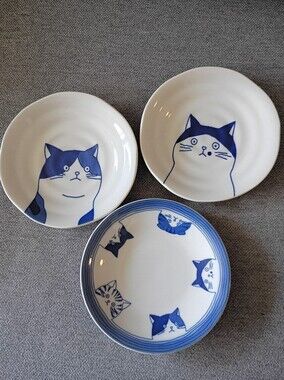 Shichita Set of Three Japanese Cat Plates in Blue and White